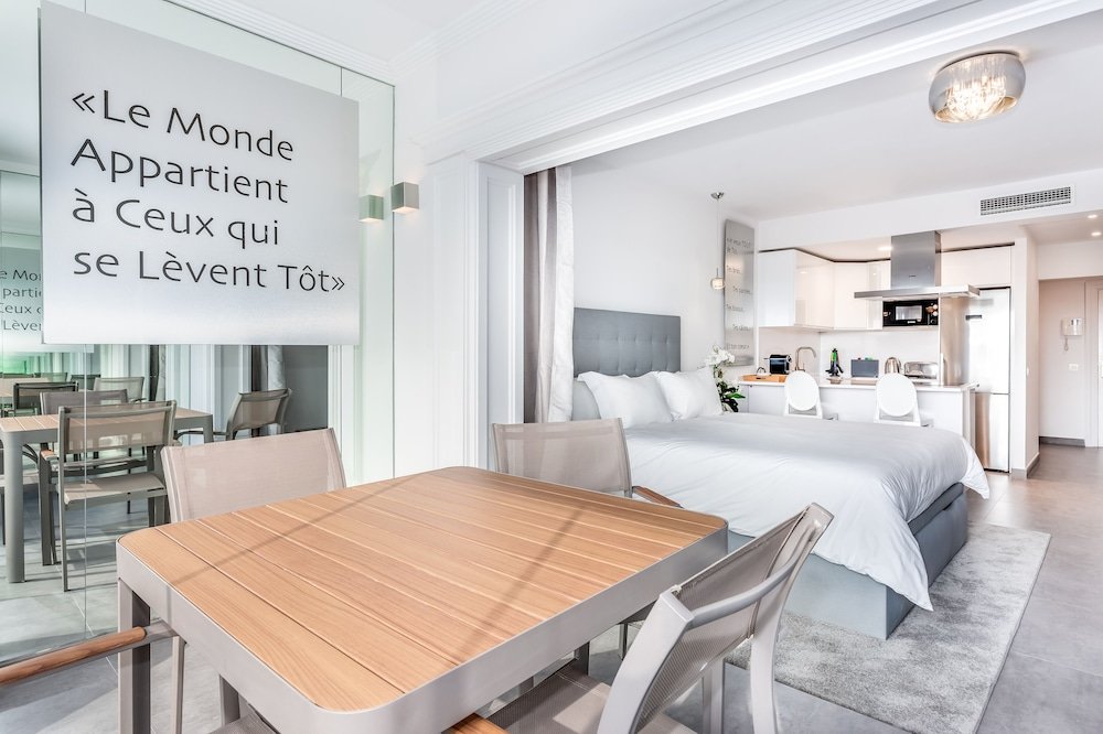 Фото 2-Bedrooms Apartment Puerto Banus-Beach