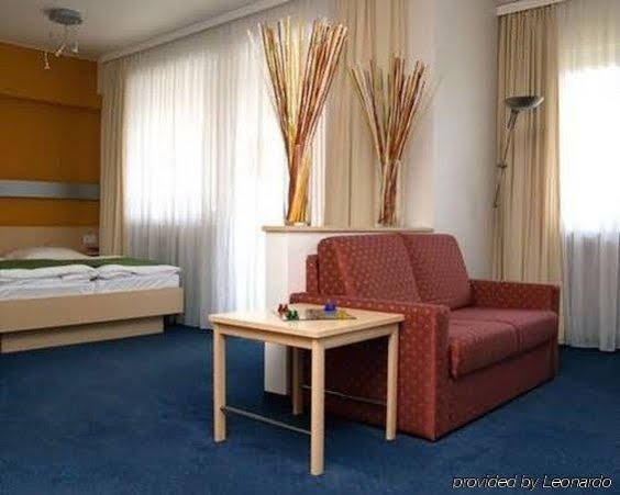 Фото Hotel Lyskirchen Cologne