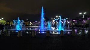Fountain (Vologda Region, Cherepovets, ploshchad Molodyozhi) ، نافورة