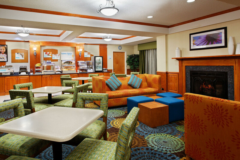 Гостиница Holiday Inn Express Hotel & Suites Richmond-Brandermill, an Ihg Hotel