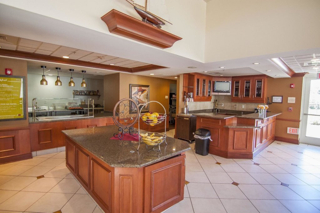 Фото Hilton Garden Inn Mystic/Groton