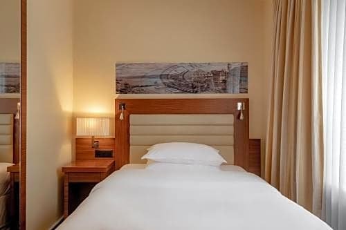 Фото Neues Schloss Privat Hotel Zurich, Autograph Collection