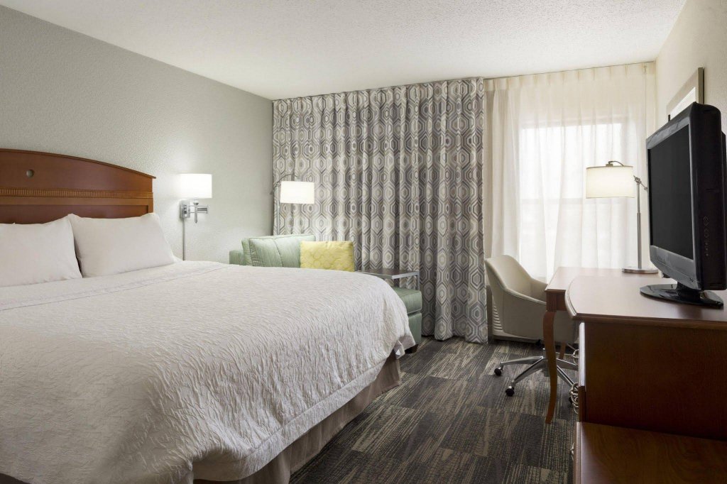 Фото Hampton Inn Findlay