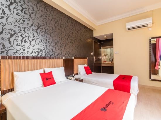 Фото RedDoorz at Aljunied