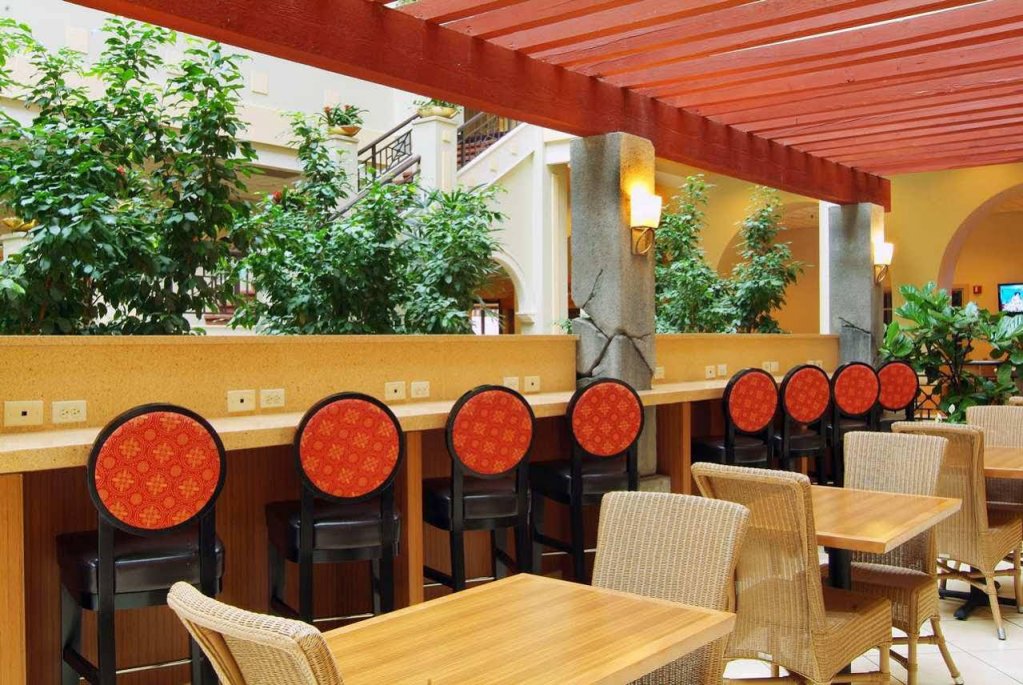 Фото Embassy Suites Hotel Charlotte