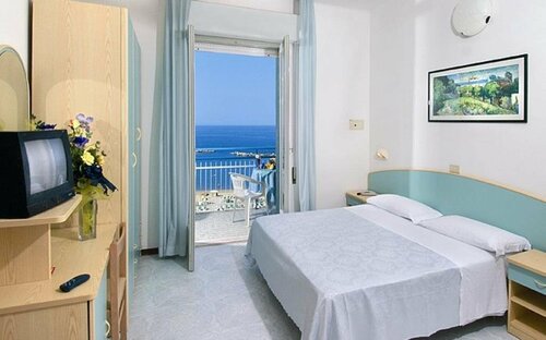 Гостиница Strand Hotel в Габичче-Маре