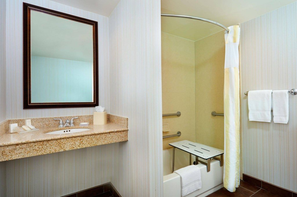 Фото Hilton Garden Inn Omaha Downtown/Old Market Area