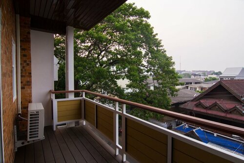 Гостиница Suan Dok Gate Guesthouse в Чиангмае