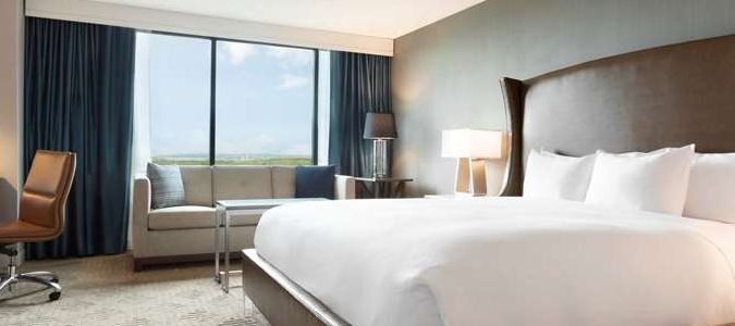 Фото Hilton East Brunswick Hotel & Executive Meeting Center