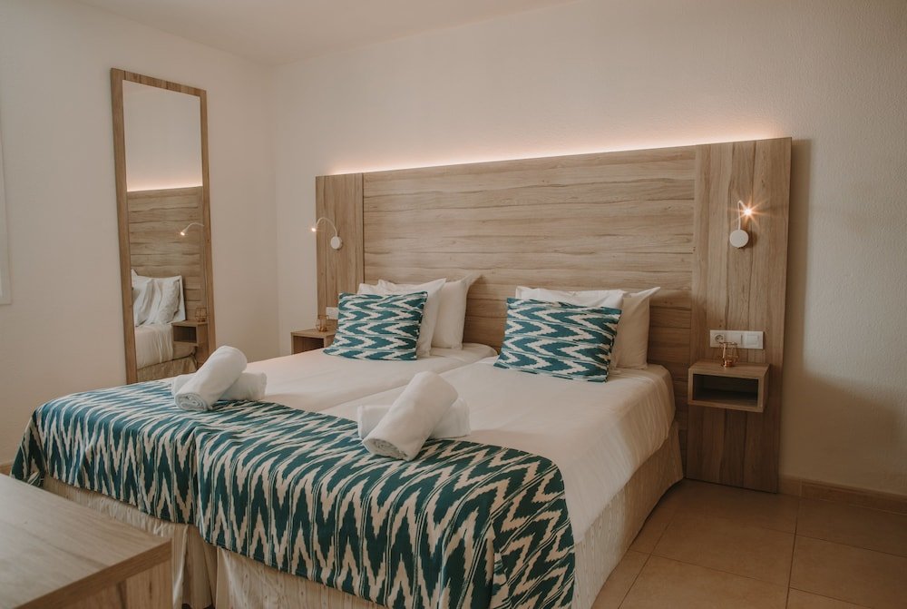 Фото Aparthotel Playa del Sol - Adults Only