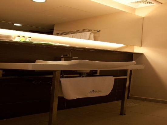 Фото Pinetree Hotel