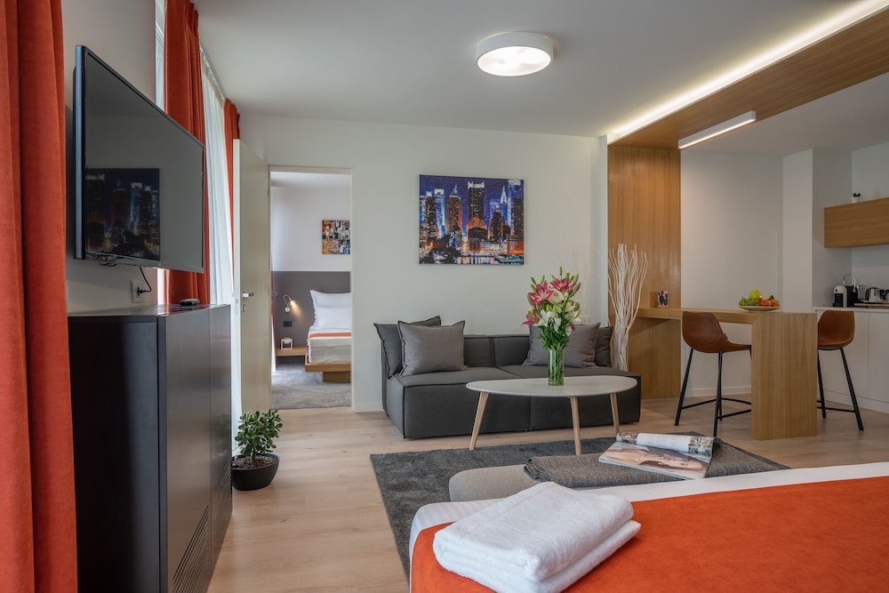 Фото Adella Boutique Hotel