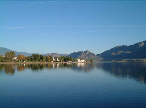 Гостиница Falcon Resort в Провинции Британская Колумбия