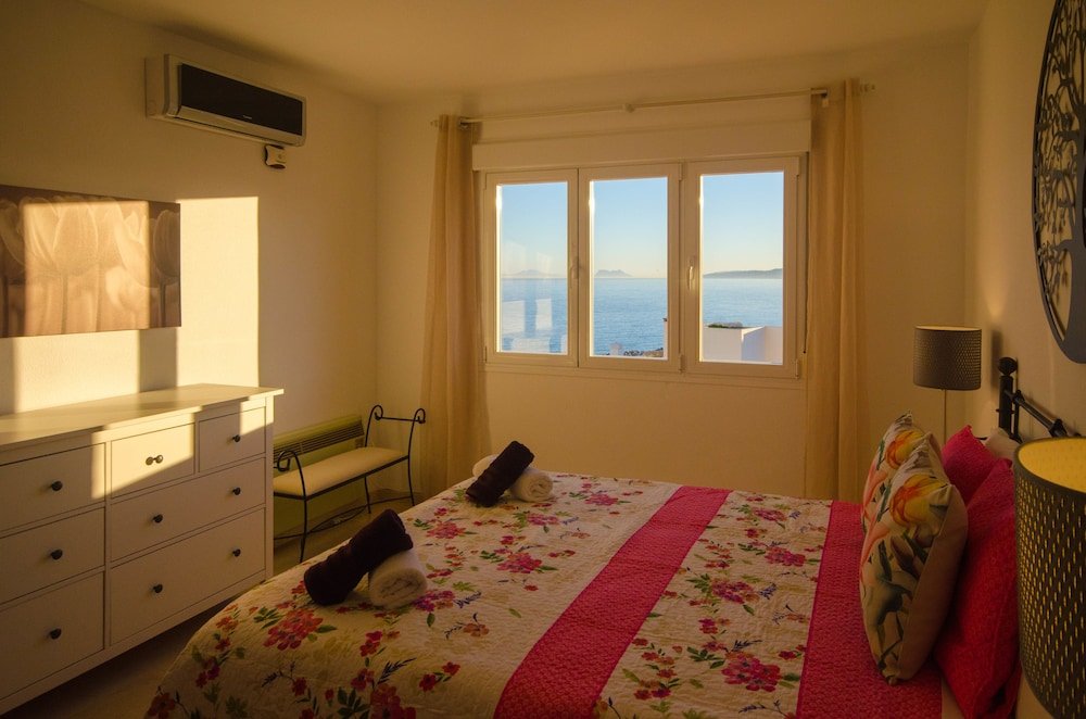 Фото 3 Bedroom Apartment With Private Pool