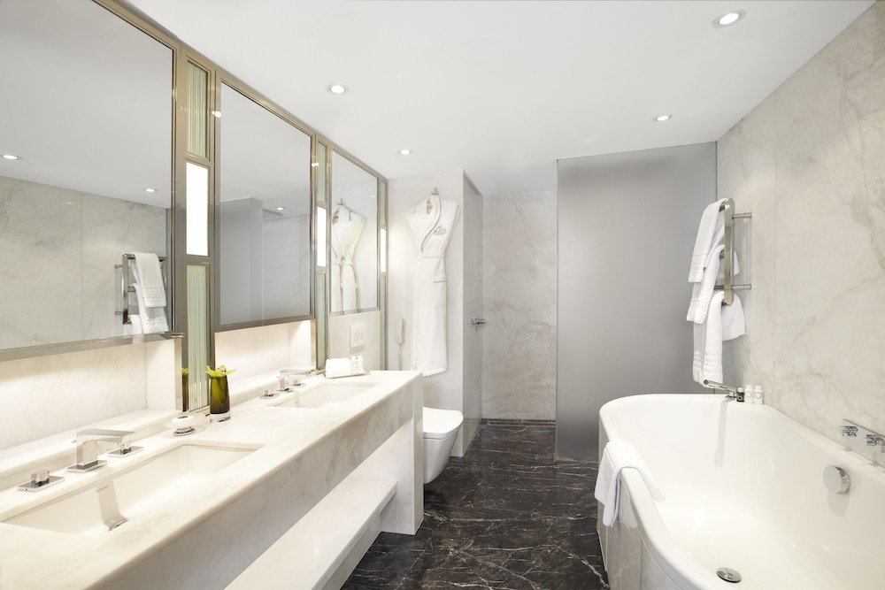 Фото The Connaught