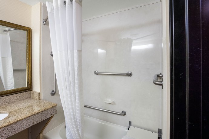 Фото Comfort Inn & Suites Near Medical Center