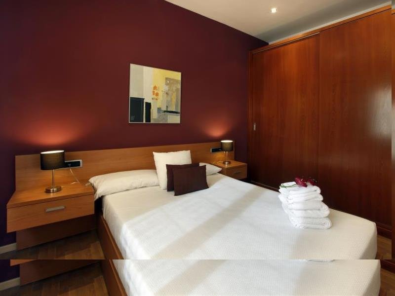 Фото Fisa Rentals Ramblas Apartments