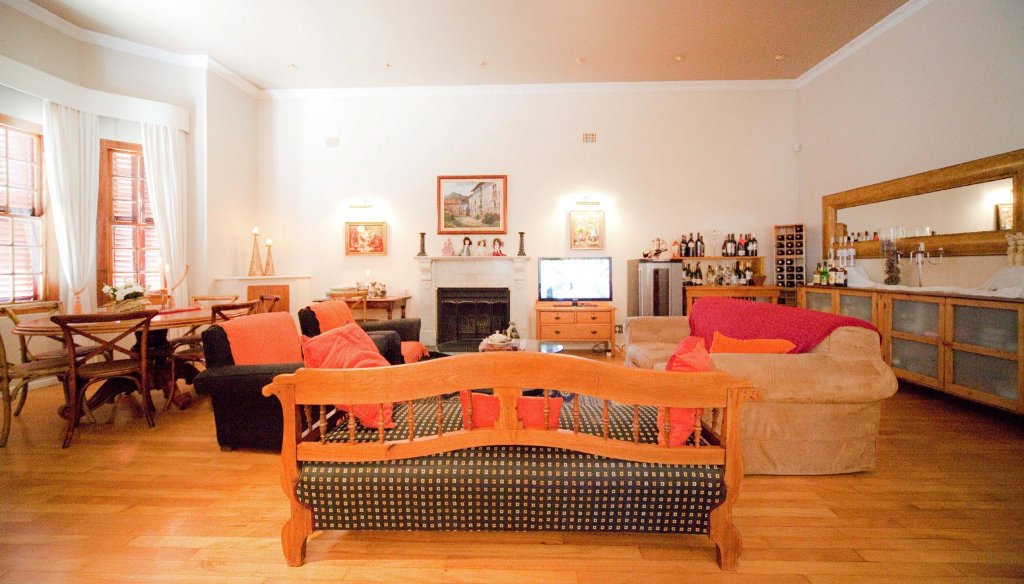 Фото Gubas De Hoek meet eat sleep