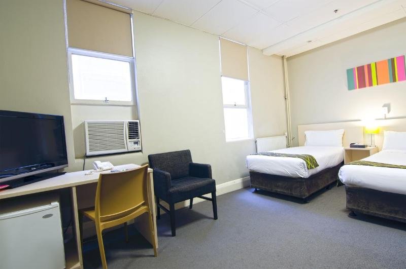 Фото Ibis Styles Kingsgate