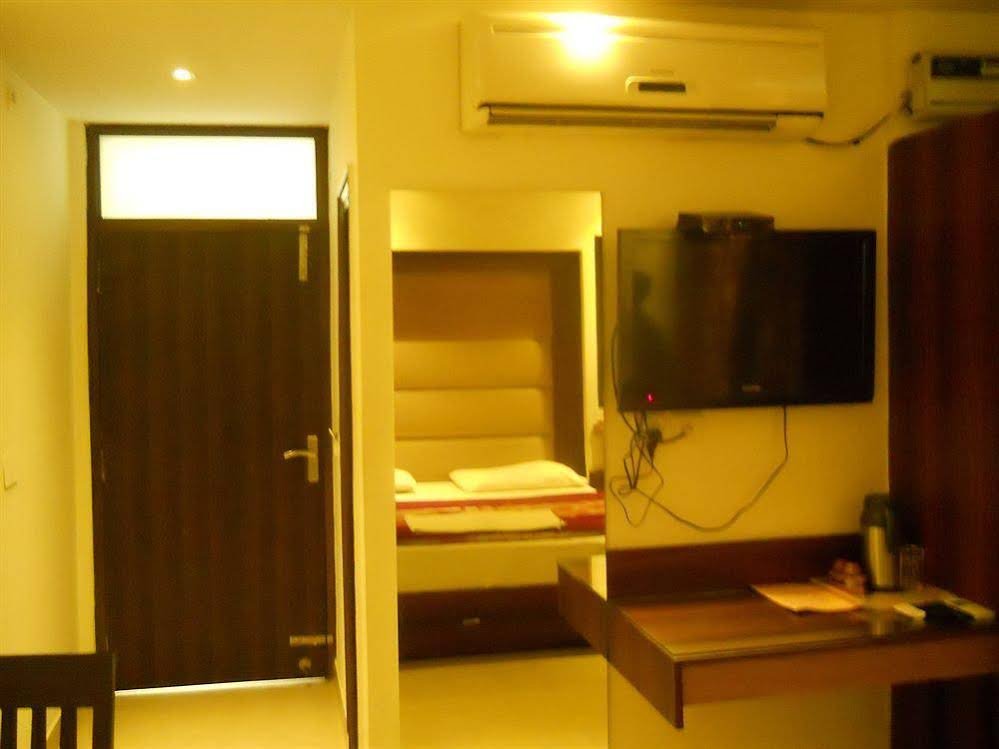 Фото Hotel Srivinayak