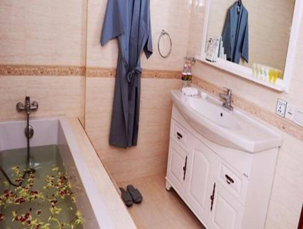 Фото Myat Nan Yone Hotel