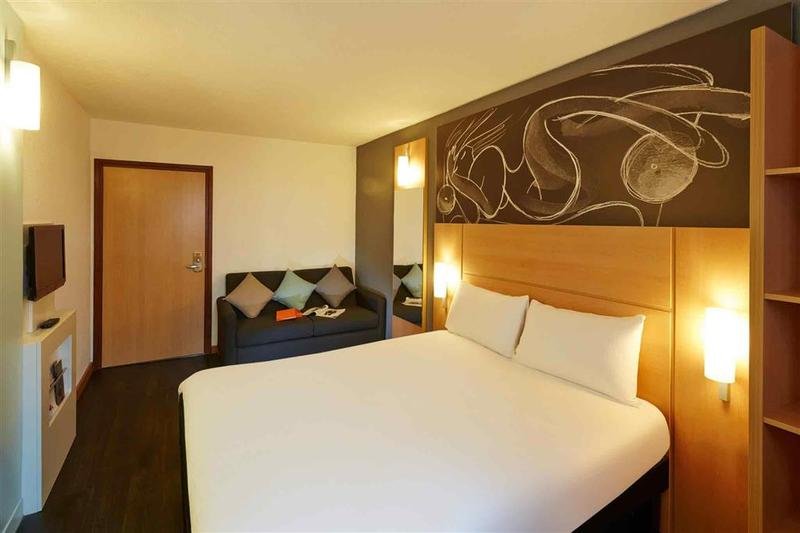 Фото Novotel Reading Centre