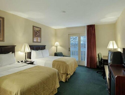 Внешний вид отеля Ramada by Wyndham Groton в Гротоне, фото 3