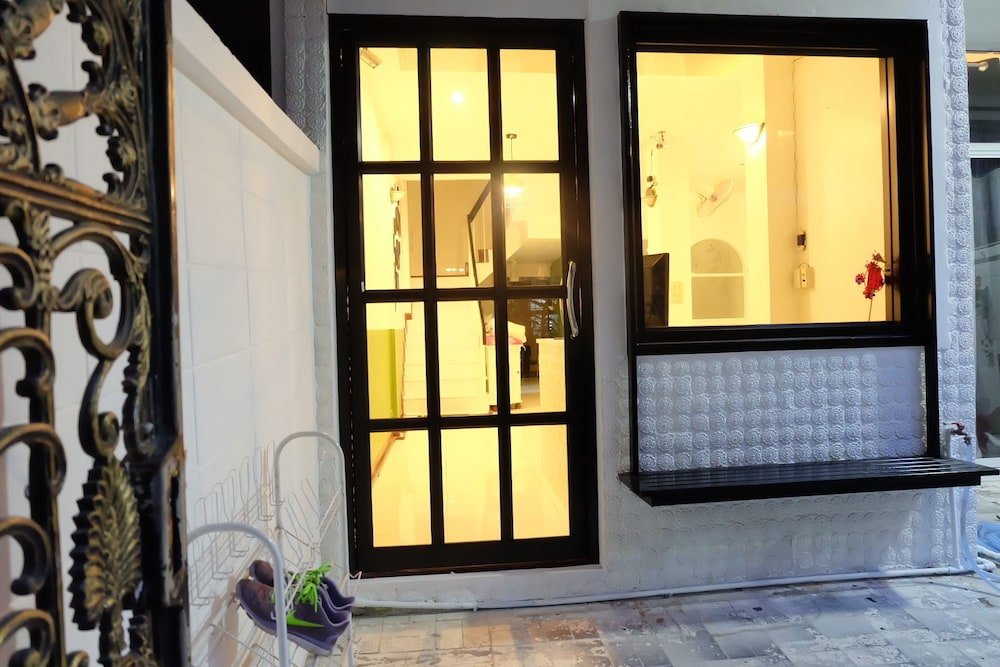 Фото Asoke Montri Hostel