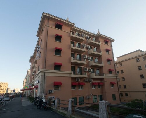 Гостиница Hotel Tirreno в Генуе