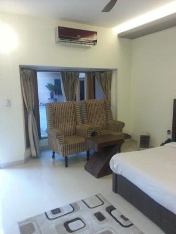 Фото Hotel Mohan Continental