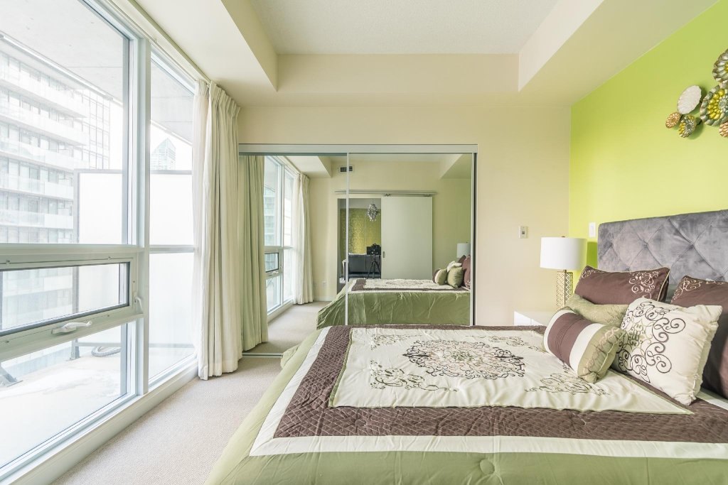 Фото Simply Comfort. Amazing Downtown Apartments
