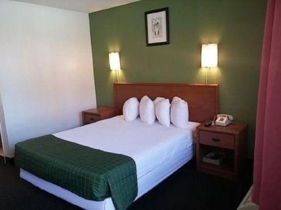 Фото Knights Inn San Ysidro