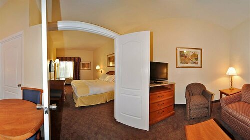 Гостиница Clarion Inn & Suites Central Clearwater Beach в Клируотере