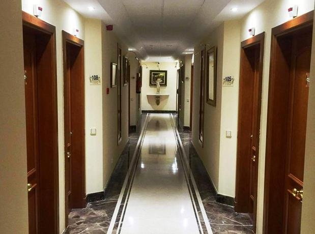 Фото Hotel Humanes