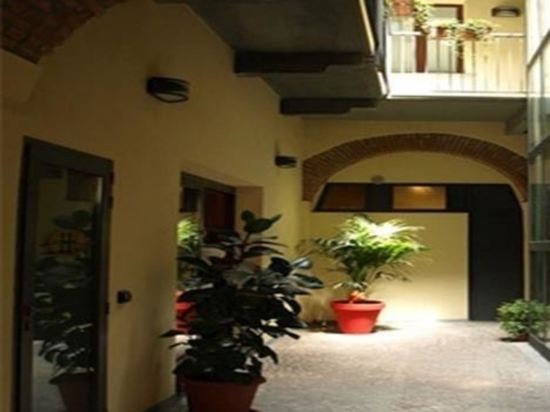 Фото Hotel Karol