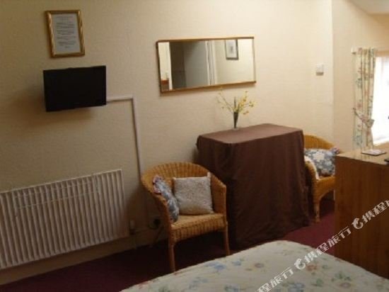Фото Holly Lodge Guest House