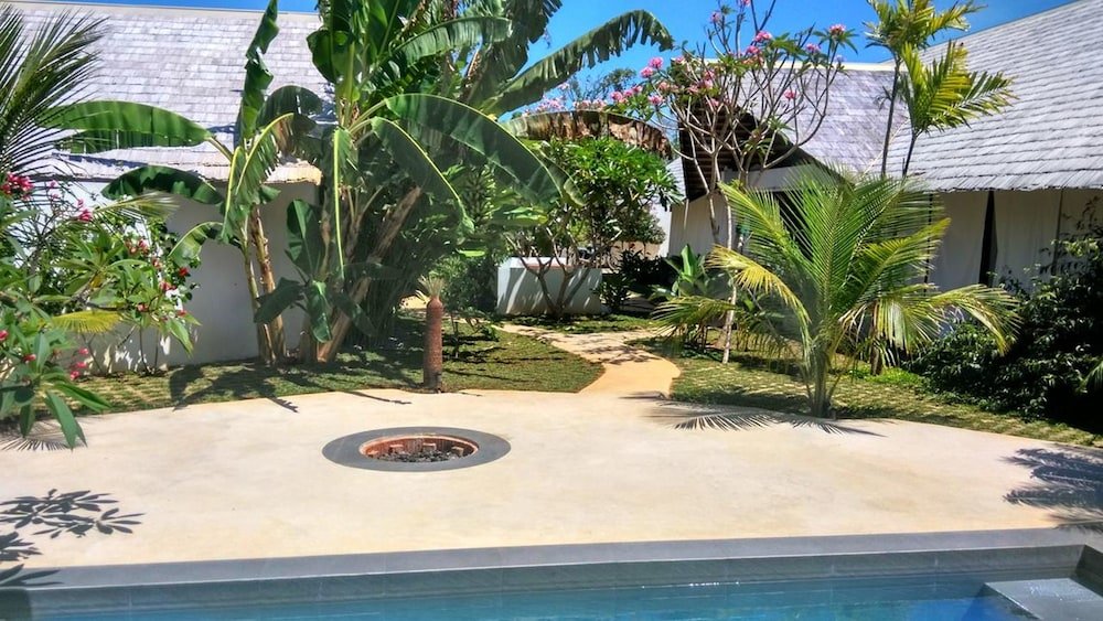 Фото Villa Kalachuchi B&b