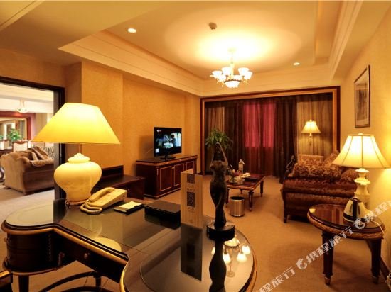 Фото Chongqing Carlton Hotel