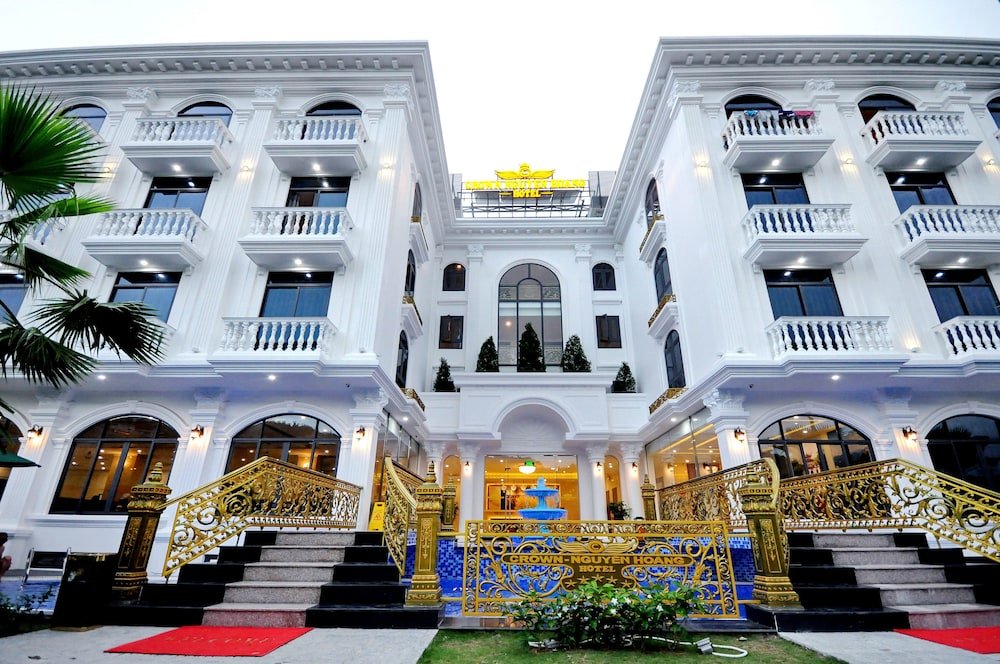 Фото Crown Nguyen Hoang Hotel