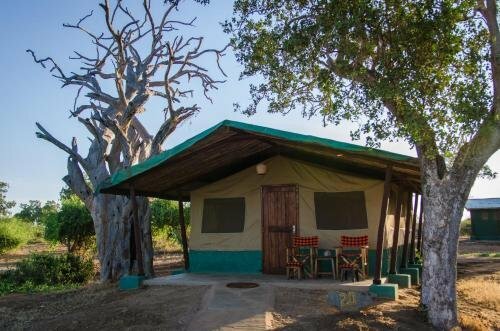 Гостиница Sentrim Tsavo East Camp