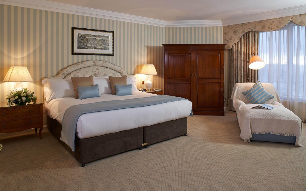 Фото Cheval Thorney Court