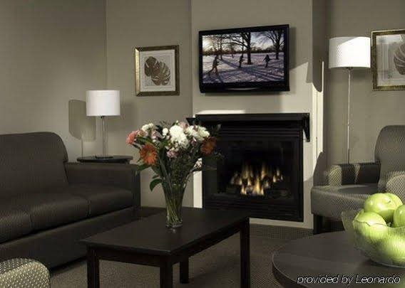 Фото Hôtel Le Versailles