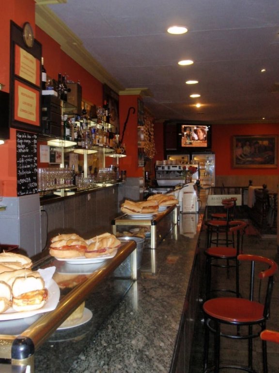 Фото Hampton Inn Boston - Logan Airport