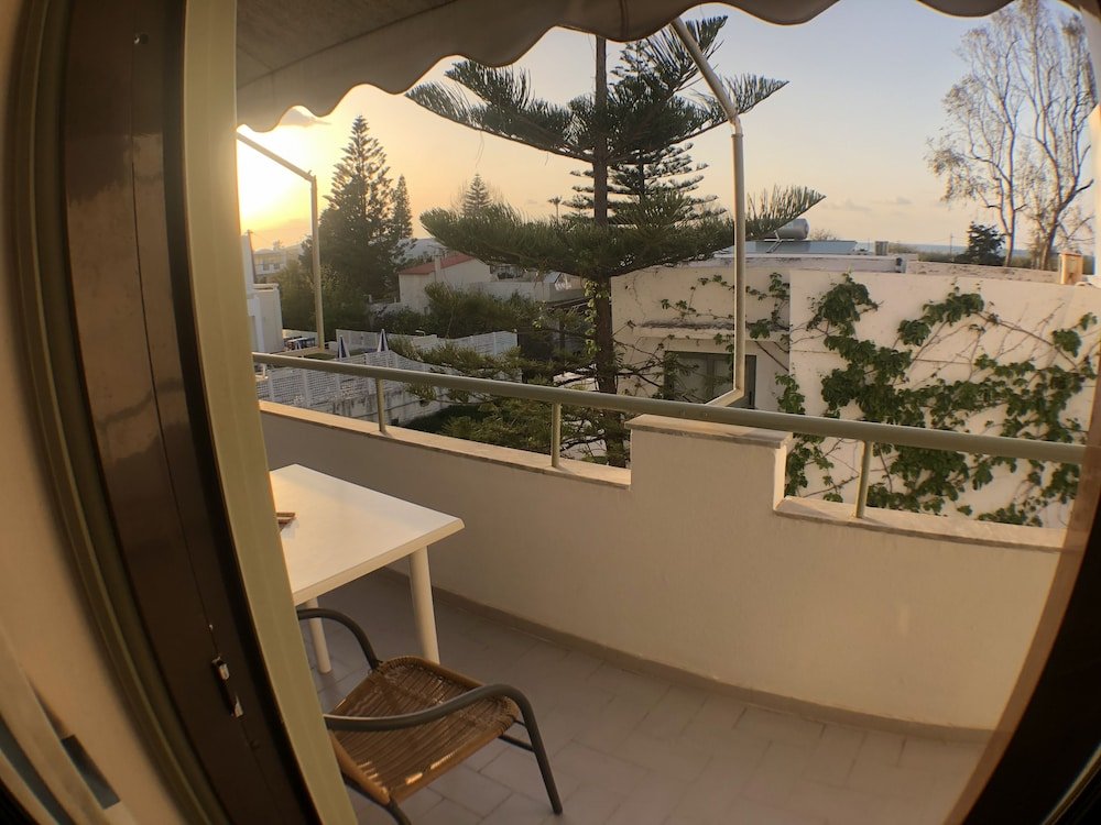 Фото Oleander Apartments