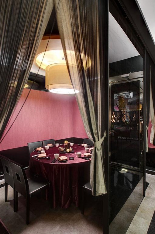 Фото Taipei Garden Hotel