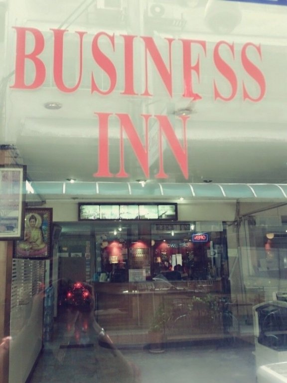 Фото Business Inn At Sukhumvit 11 by Hjz