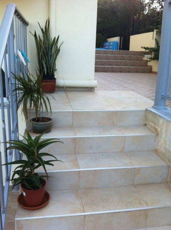 Фото Astir Studios