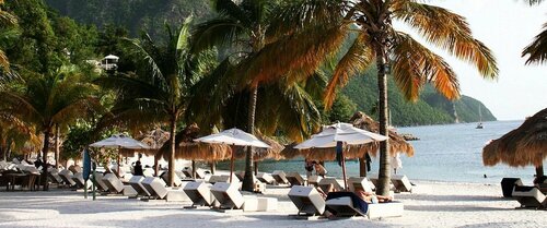 Гостиница Tropicana Beach and Resort в Монровии