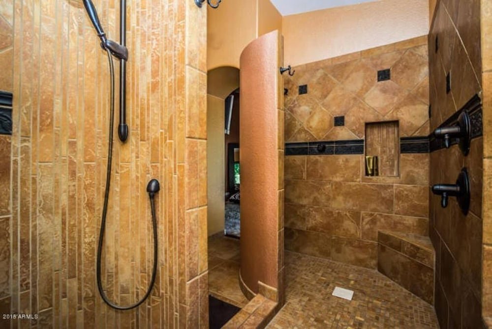 Фото Luxury Scottsdale Home W/pool and Hot Tub!