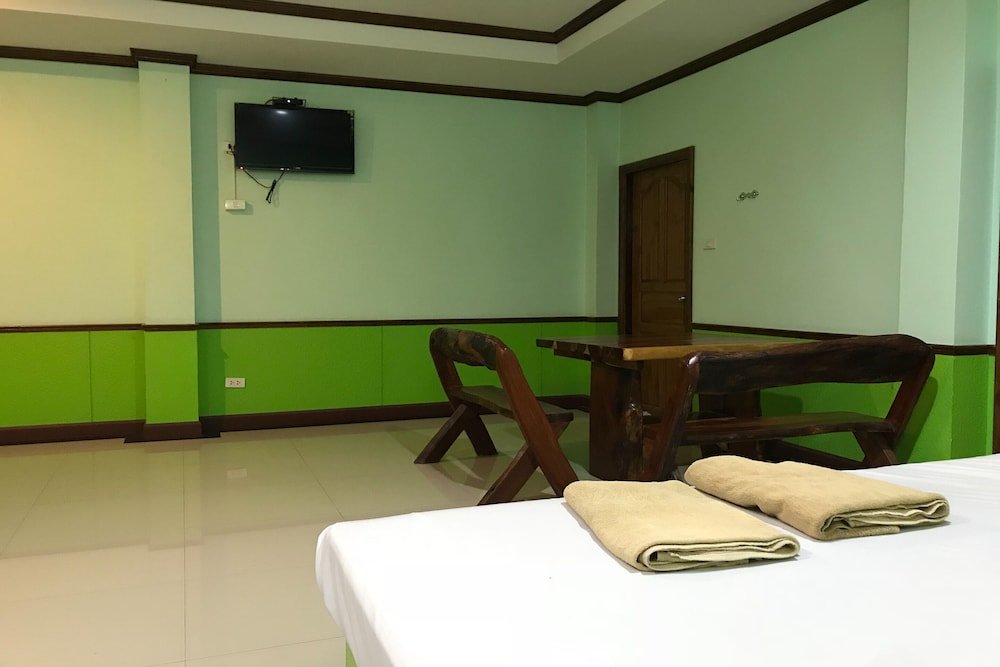 Фото Oyo 75334 Train Hotel